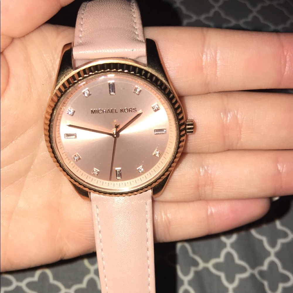 Michael Kors Watch - Picture 4 of 4